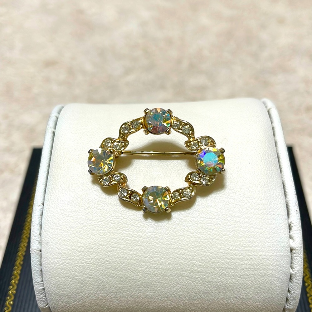 VINTAGE RAINBOW CRYSTAL OVAL BROOCH